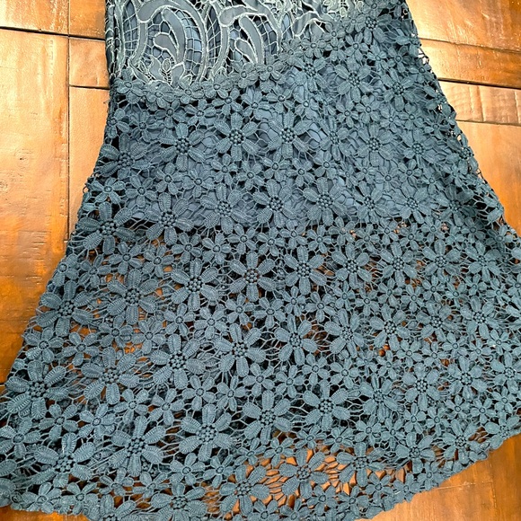 TAHARI MIDI DRESS - Emerald Floral Lace Size 2 - Picture 4 of 5